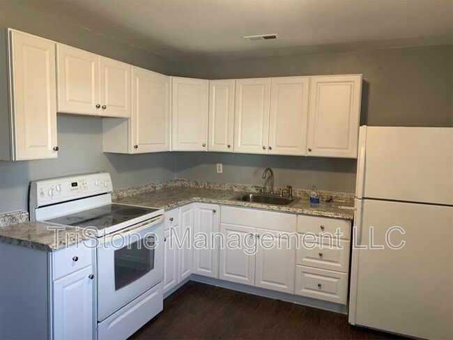 Photo - 3000 Rodman St