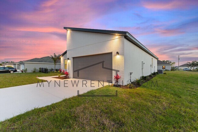 Photo - Deposit-Free! Modern, energy efficient hom...