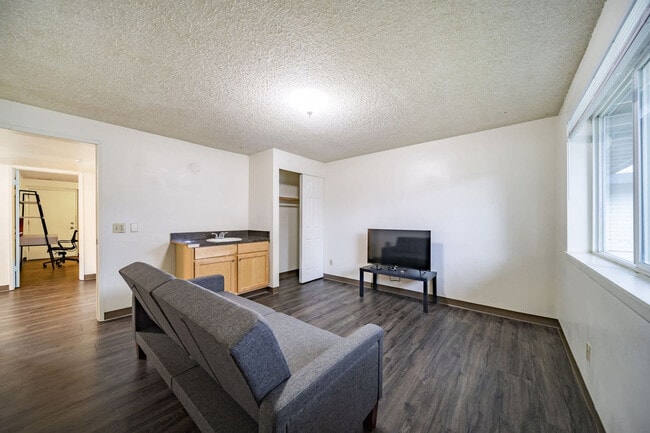 Building Photo - 1555 NE Merman Dr Rental