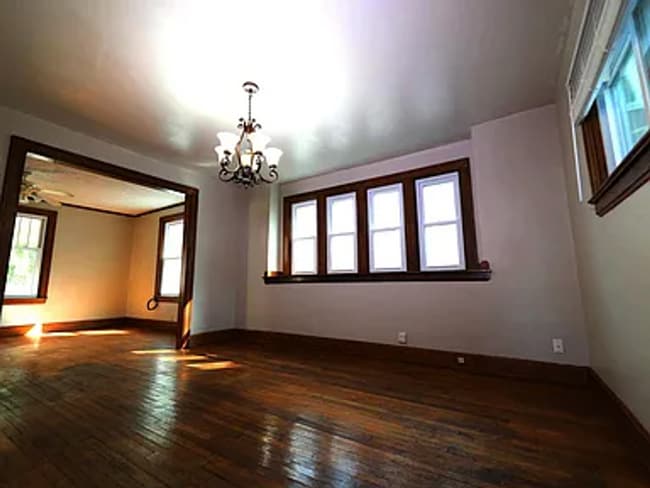 Photo - 910 S 25th St