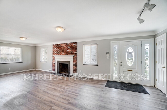 Photo - 1133 N Byrne Rd