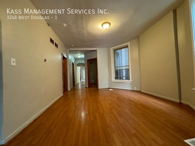 Photo - Douglas Boulevard,  Spacious 4 bed 2 bath,... Unit 1