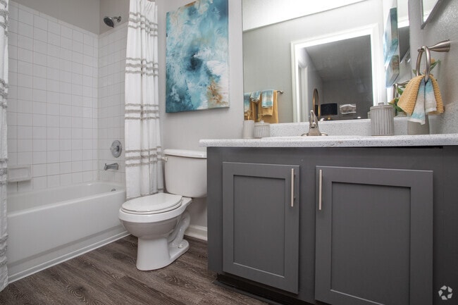 2BR, 2BA - 1068SF