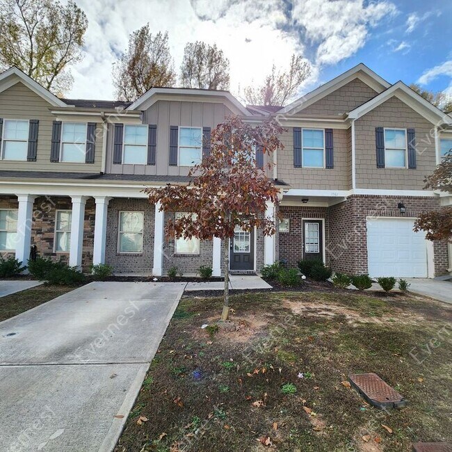 Photo - 1563 Iris Walk