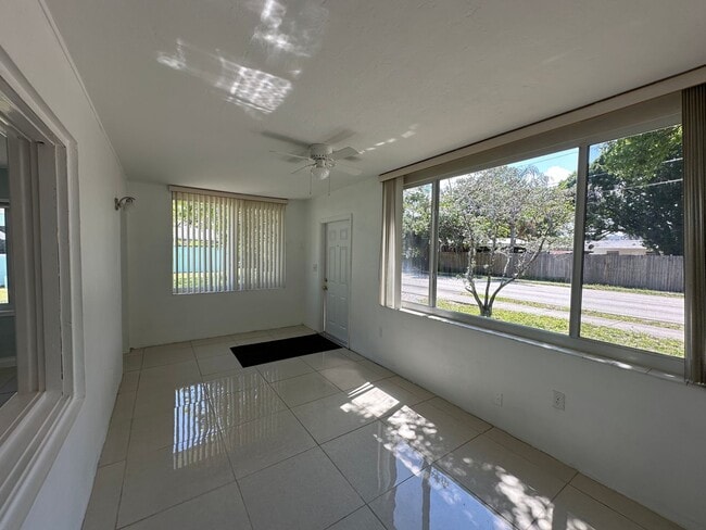Photo - 3540 NE 6th Ave