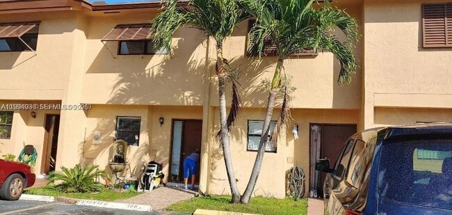 Building Photo - 6850 NW 173rd Dr Unit 106