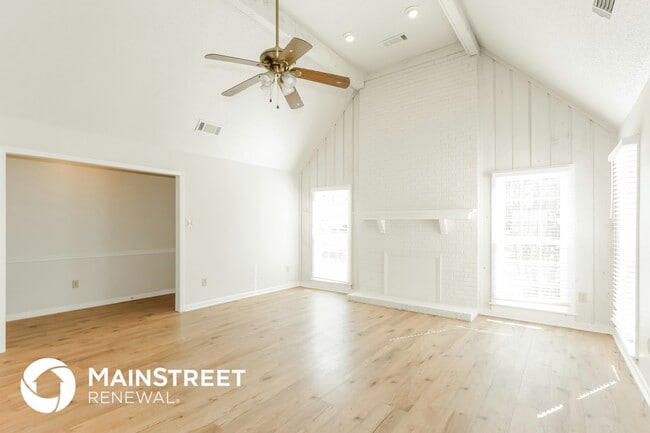 Photo - 8018 Cross Village Dr