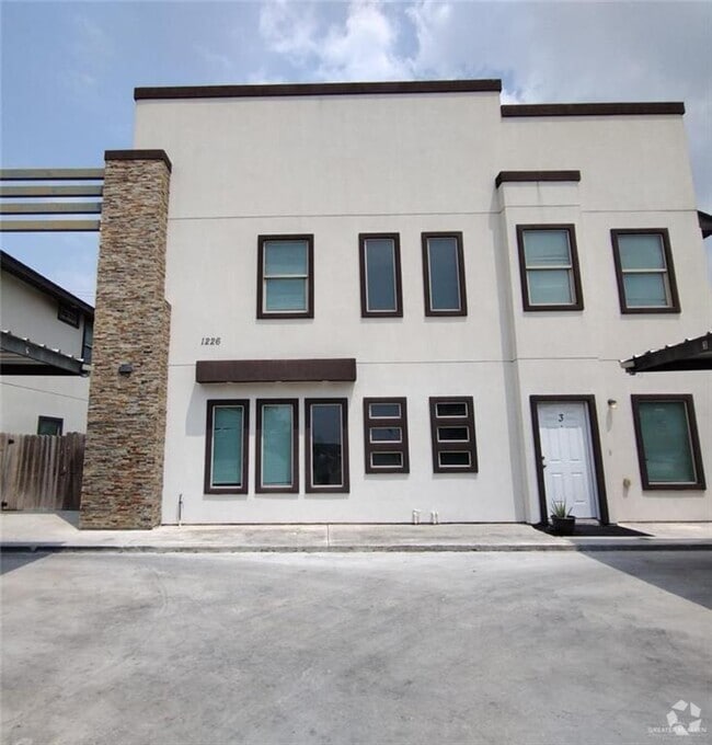 Building Photo - 1226 Upas Dr Rental