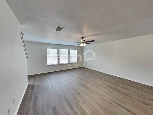 Photo - 7622 Bartell Point