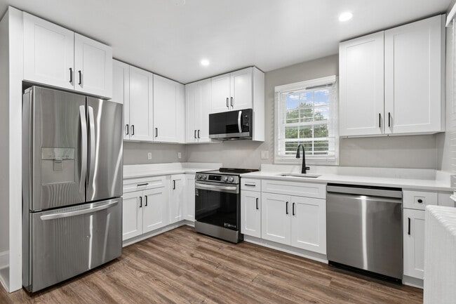 Photo - 2153 N Taylor St