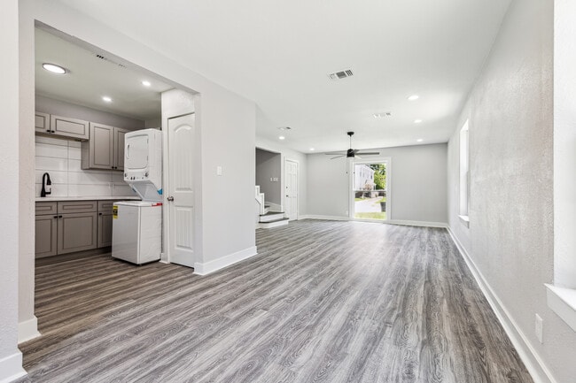 Photo - 3431 Rosedale St