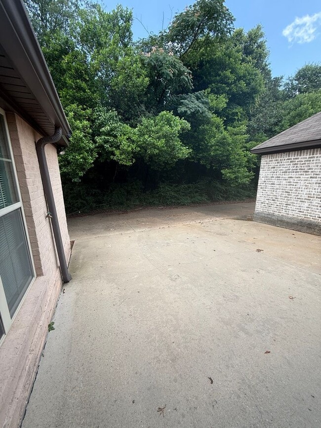 Photo - ** 3 Bed 2 Bath located in Burbank Crossing ** Call 334-366-9198 to schedule a self tour