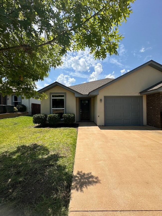Photo - 2108 Pinckney Ct Townhome