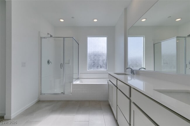 Photo - 302 Walsh Peak Ave