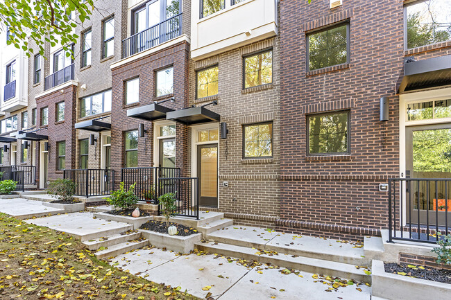 Photo - 230 New St Townhome