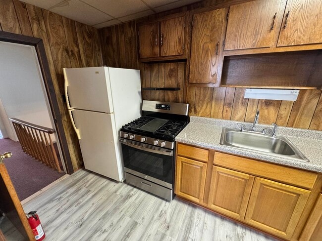 Photo - 70 W 37th St Unit 2