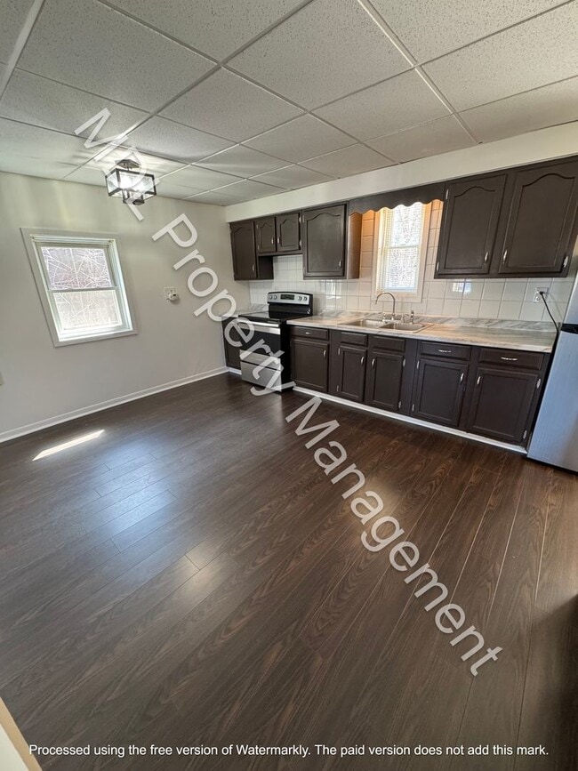 Building Photo - 206 Harold St Unit C