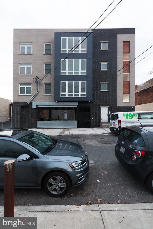 Building Photo - 1228-32 W College Ave Unit 5