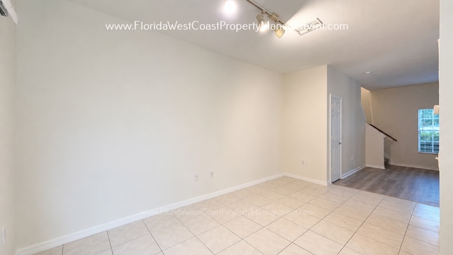 7744 Plantation Cir
