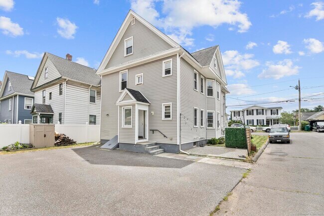 Photo - 768 Stratford Ave