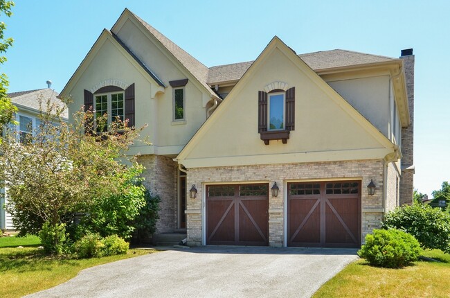 Building Photo - 123 Maple Ave