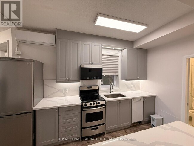 Photo - 345 Danforth Ave