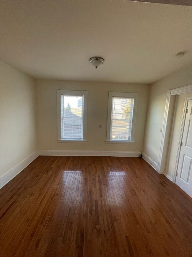 30-32-32 Center St Unit 30 1st