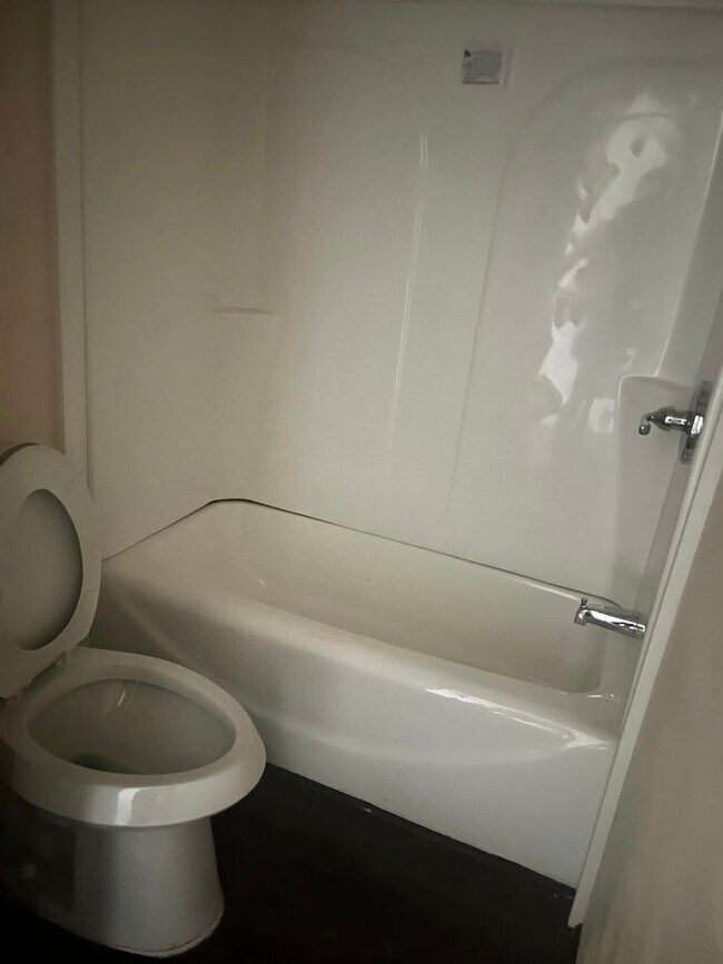 Photo - 3 Bed 2 Bath Mobile Home Available for Rent