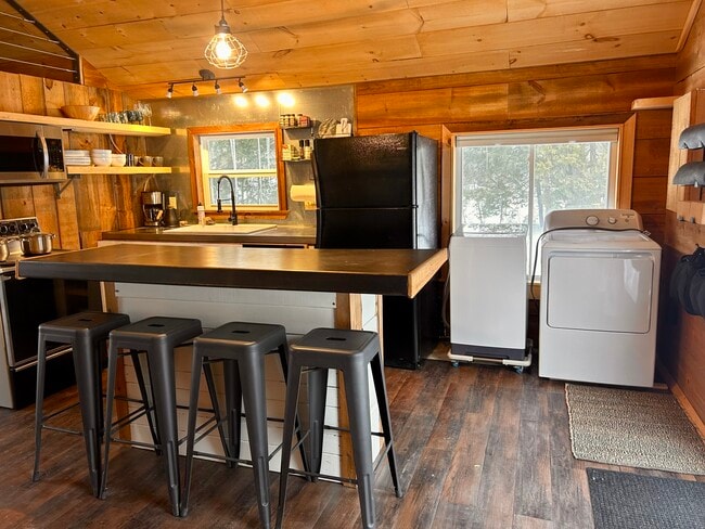 Photo - 288 River Rd