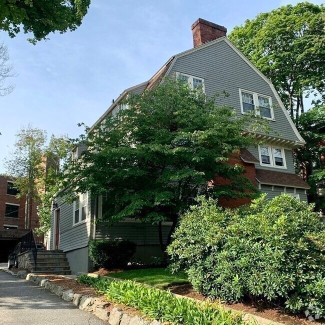 Building Photo - 15 Braemore Rd Unit 1 Rental