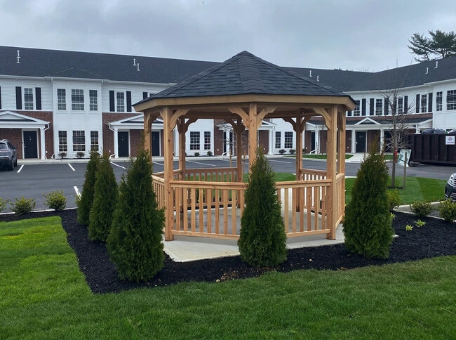 Photo - Eastview Knolls