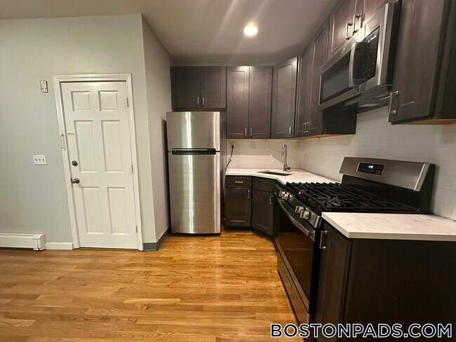 Photo - 345 Meridian St Unit 3