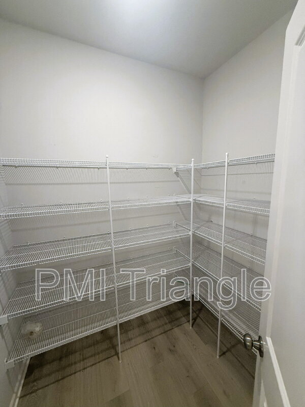 Photo - 2280 Grants Pass Station