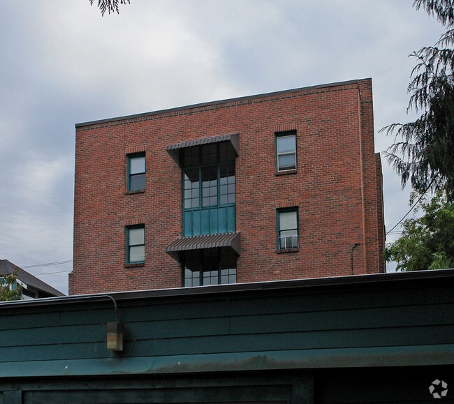 Photo - Elise Apartments