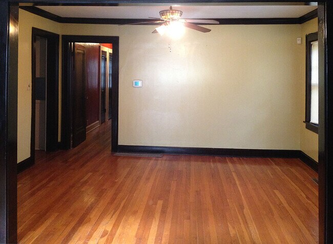 Photo - 5033 Walnut St