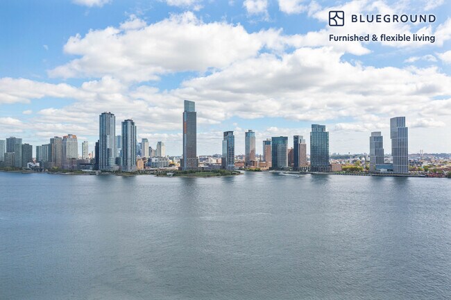 20 Waterside Plaza Unit SI FL15-ID979