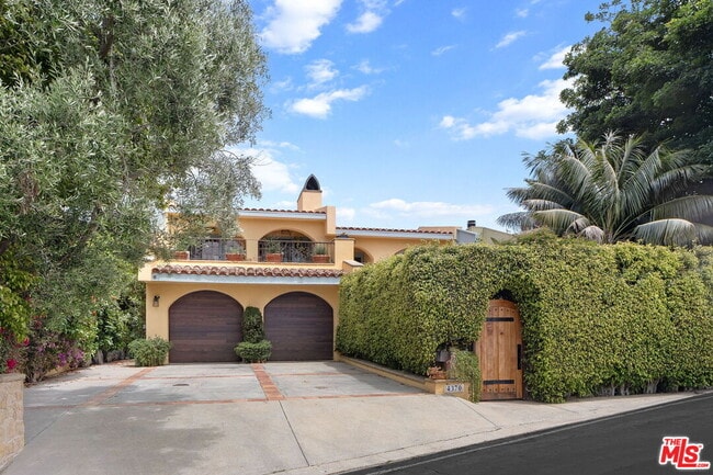 Building Photo - 4372 Hillview Dr