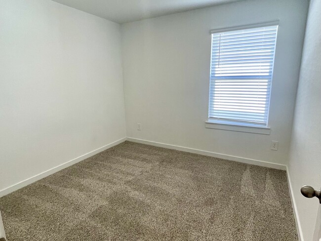 Photo - 31710 Carlisle Cv Ct