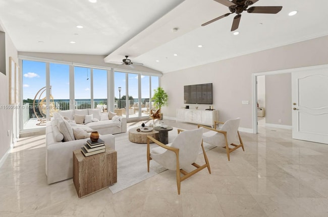 Building Photo - 5601 Collins Ave Unit M12