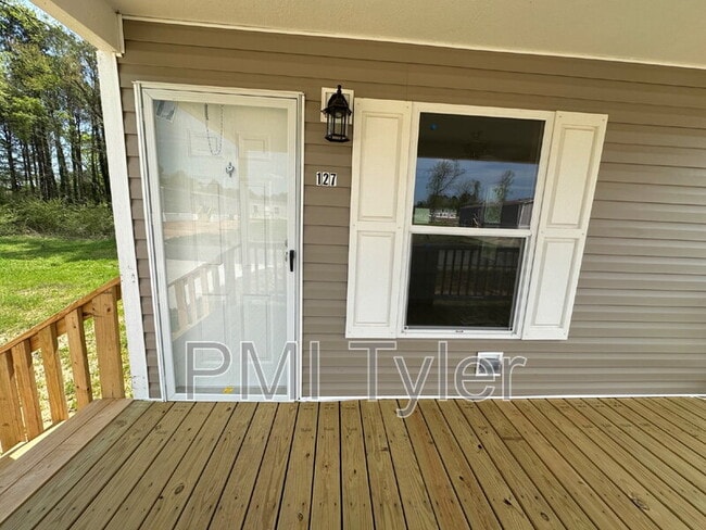 Photo - 127 Loblolly Ln