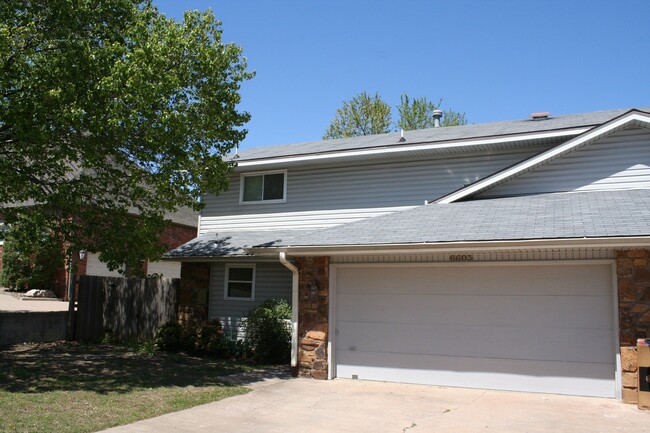 Massive 3 bedroom duplex with living room ... - Massive 3 bedroom duplex with living room ... Casa