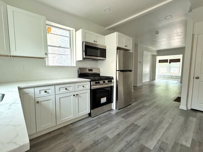 Building Photo - 1520 S Myrtlewood St Rental