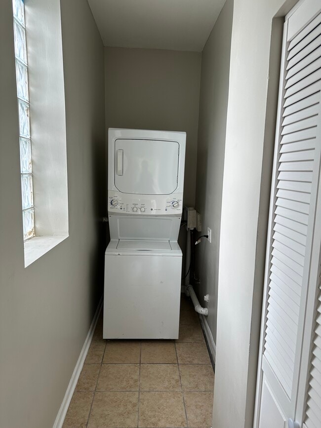 Photo - 5437 S Laflin St Unit 2R