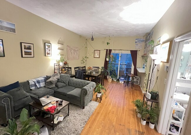 Building Photo - 609 Dorchester Ave Unit 2 Rental