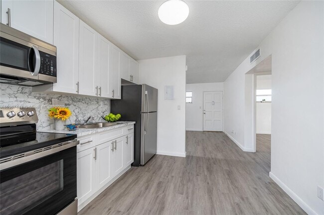 Photo - 2461 Coral Wy Unit 35