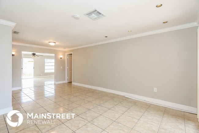 Photo - 9611 Johnson St