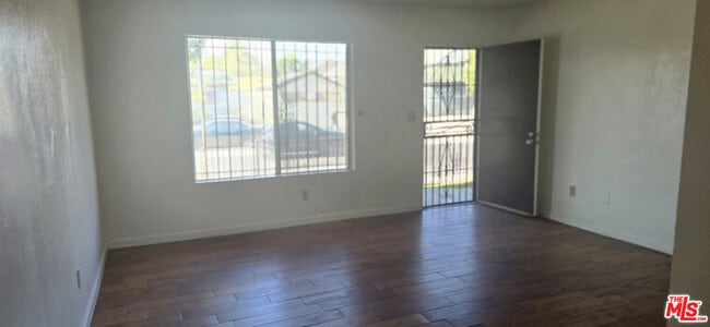 Photo - 2458 Normandie Ave Unit 1