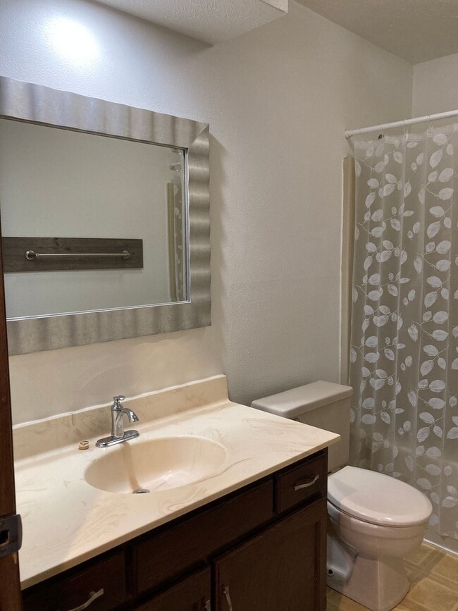 Immaculate Updated 2 Bedroom