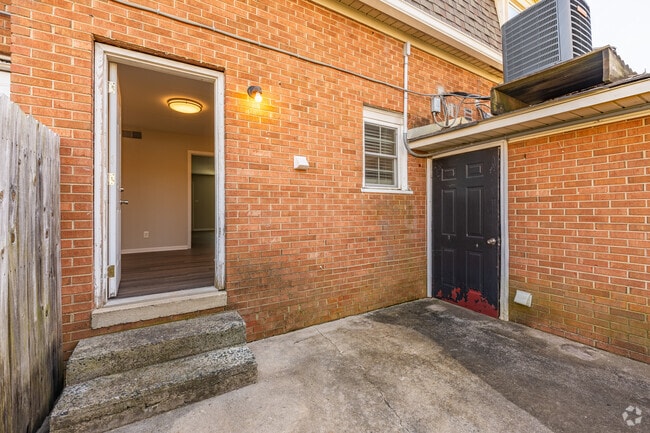 2BR, 1.5BA - 965SF Back Porch
