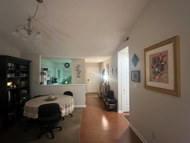 Photo - 2718 Cottage Cir